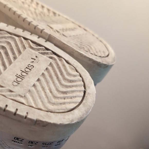 Adidas Supercourt White Leather Sneakers - Picture 9 of 10